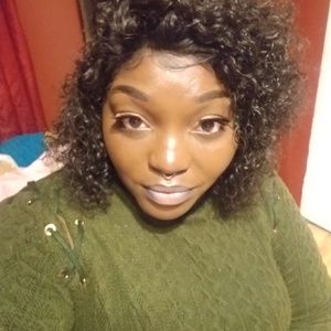 Meet your Posher, Anita